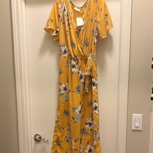 NWT Sienna Sky Floral Jumpsuit Size Small